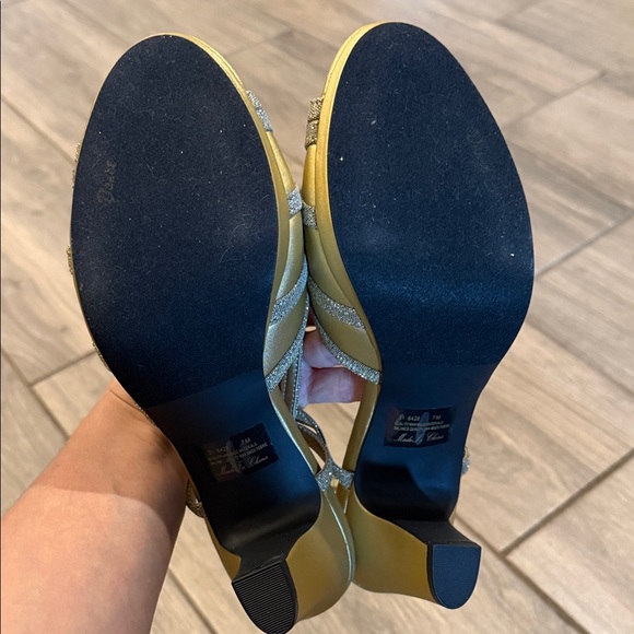 New Easy Street Starlight Gold Satin Glitter Slingback Heels Sz 7 M - Picture 10 of 10